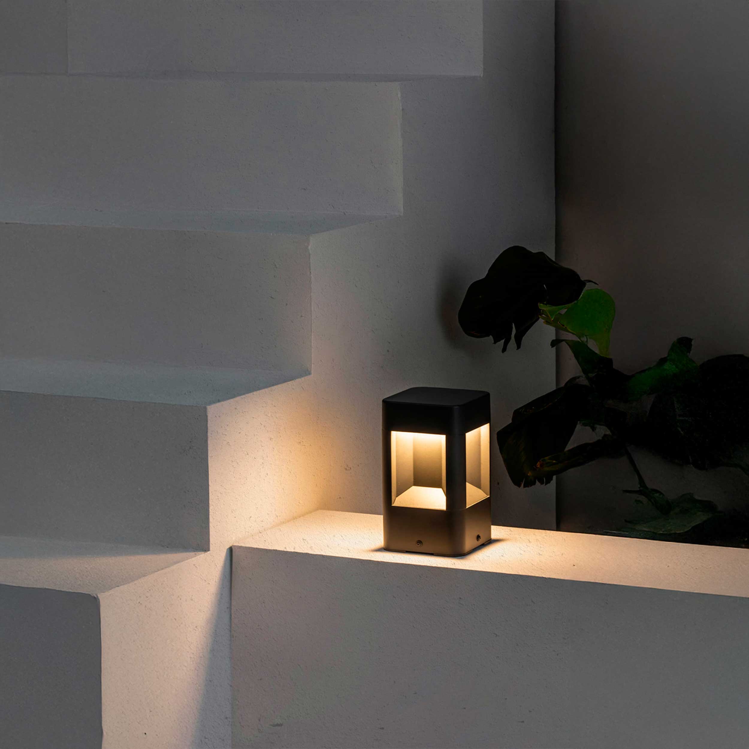 Faro Naya LED-Säule Außenleuchte IP54