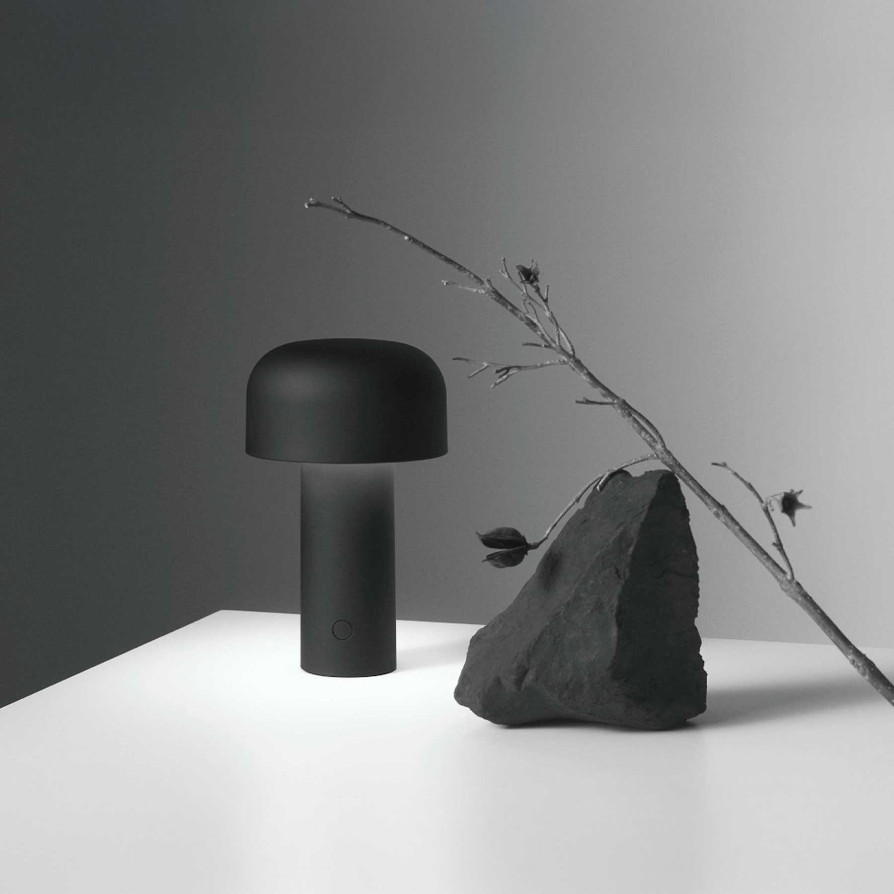 Flos Bellhop LED stolní přenosné svítidlo