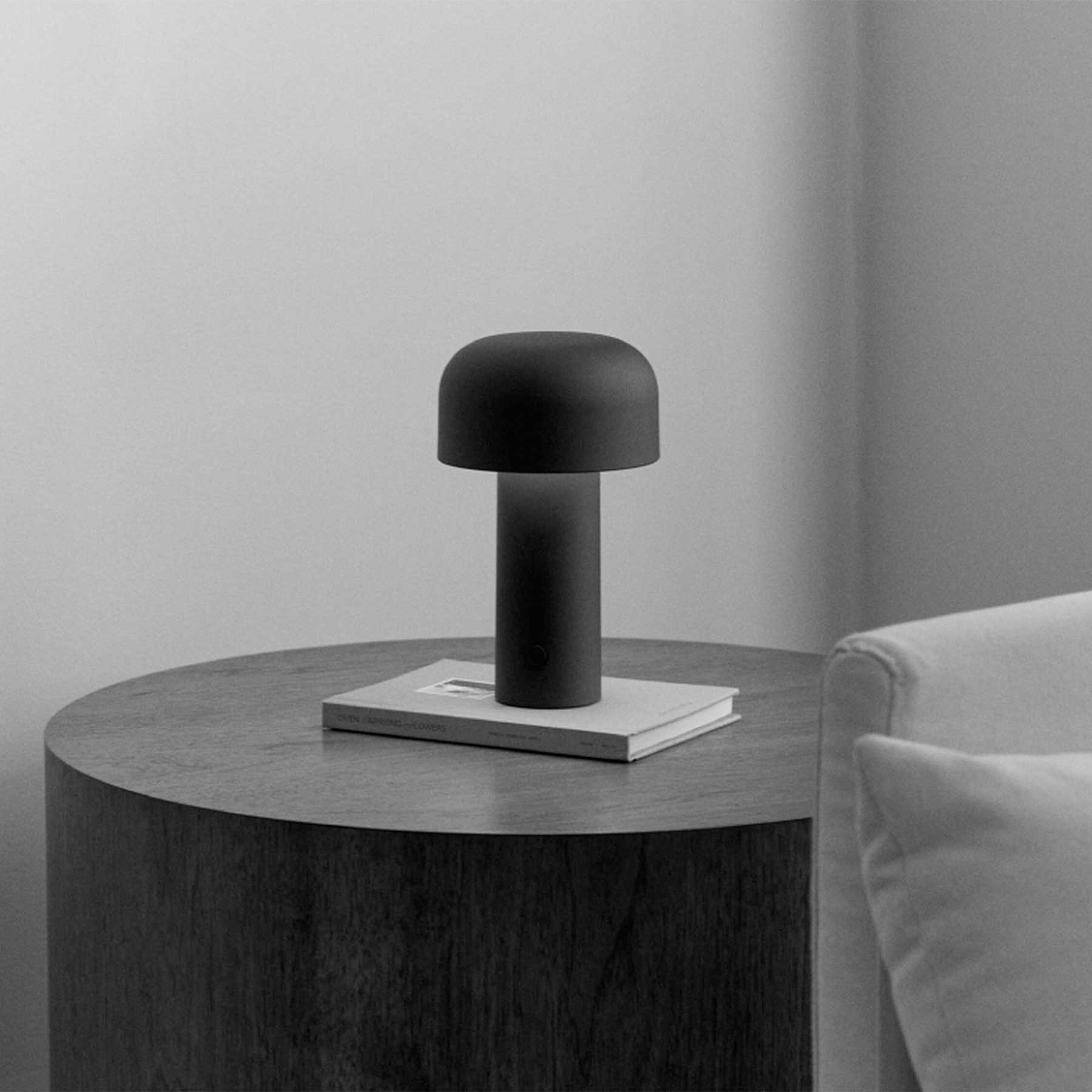 Flos Bellhop LED stolní přenosné svítidlo