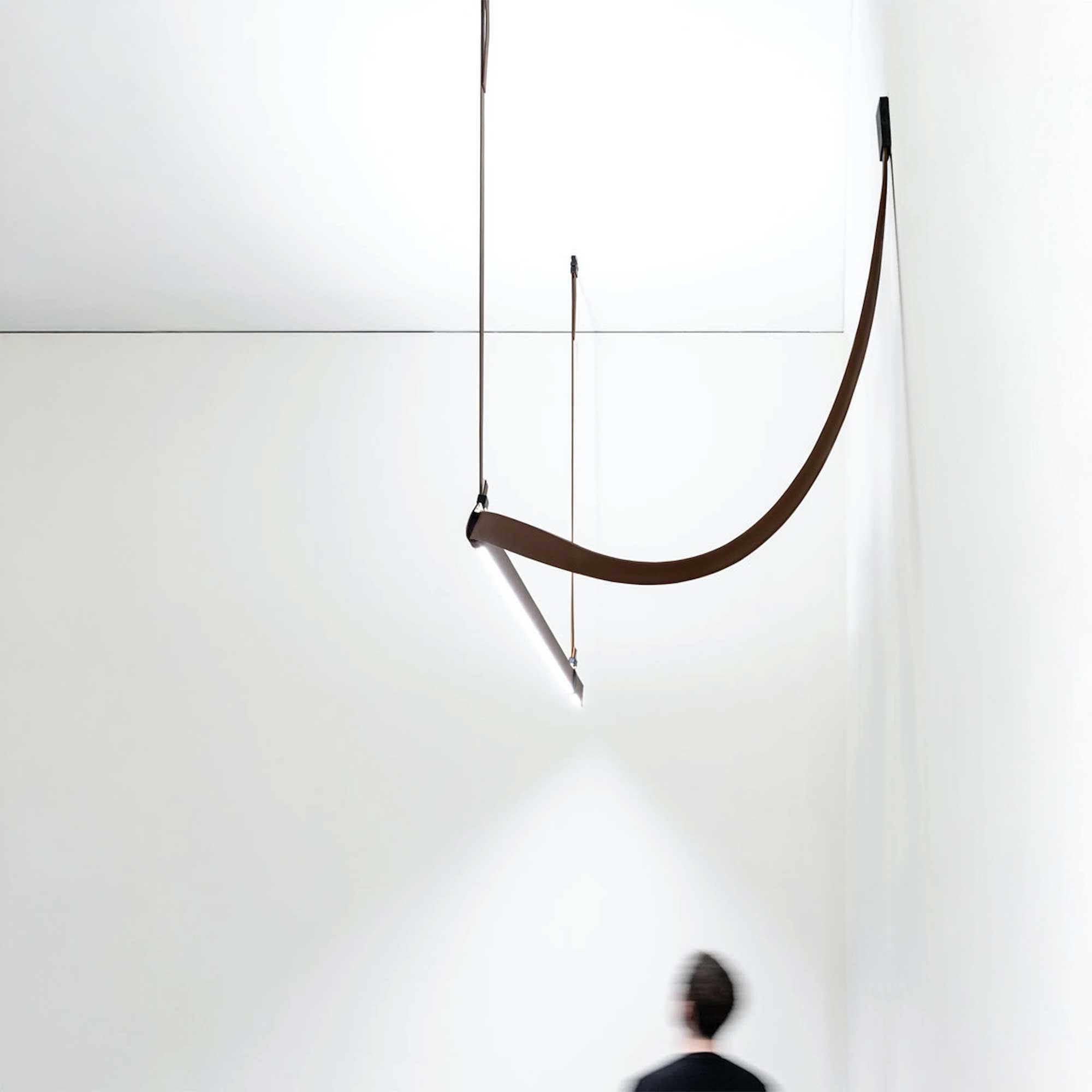 Flos Belt LED závěsné kožené svítidlo