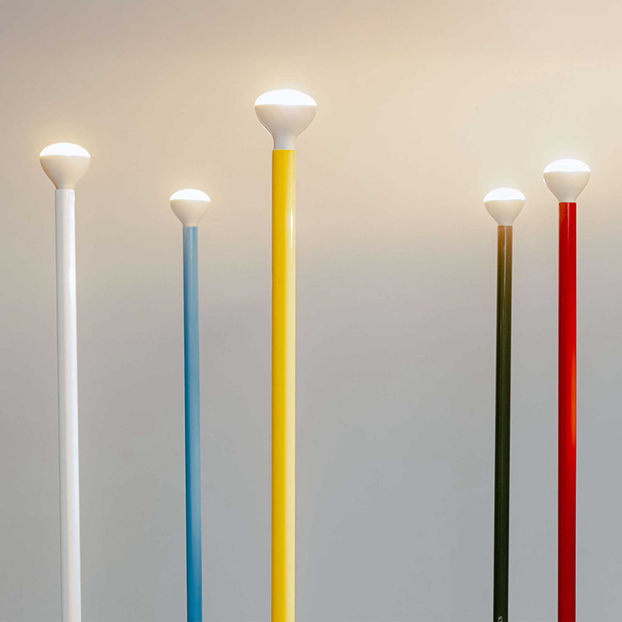 Flos Luminator E27 ikonická stojací lampa