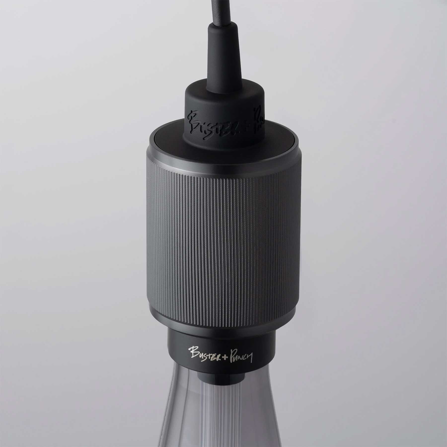 Buster & Punch Heavy Metal Linear E27 závěsné svítidlo