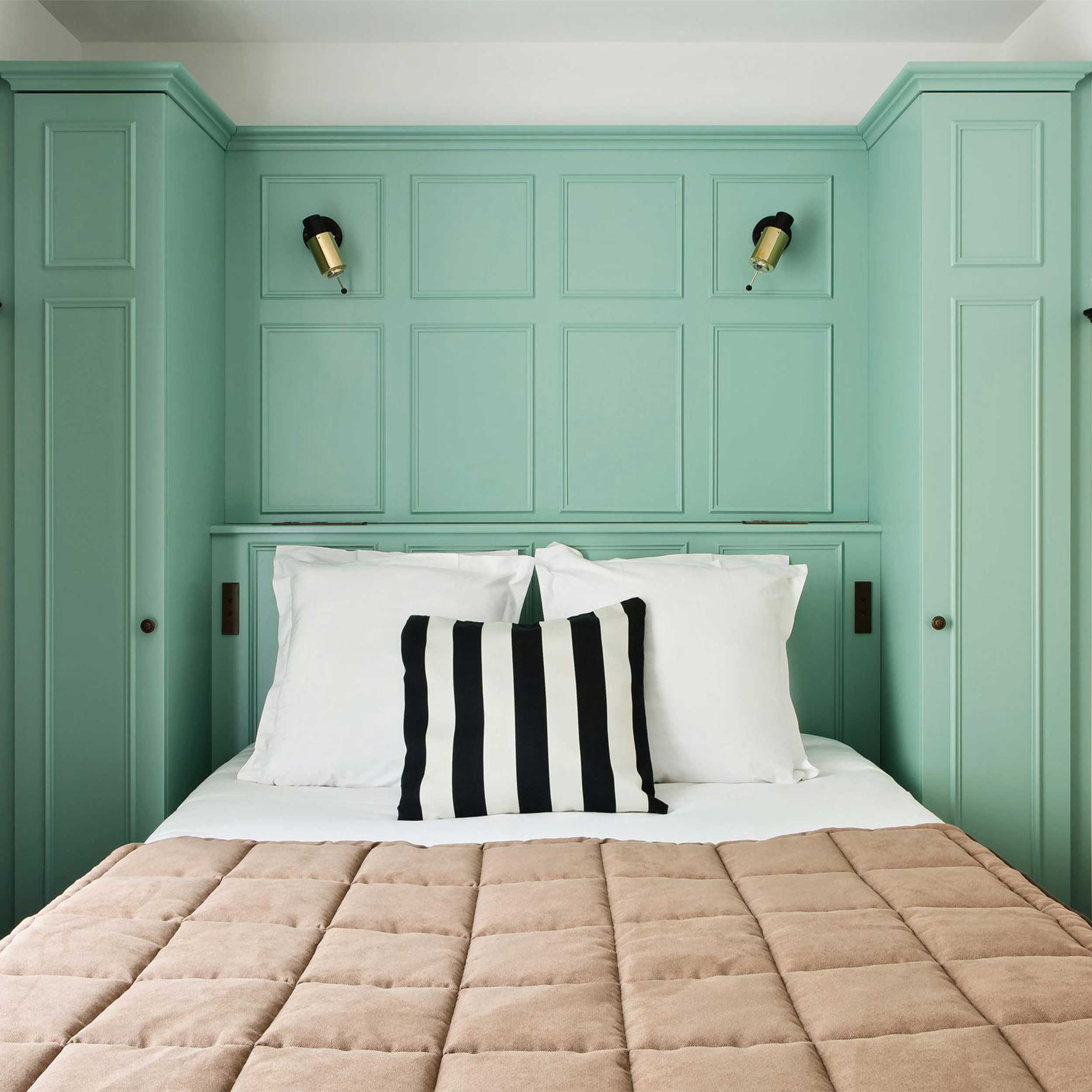 DCW éditions Biny Spot 