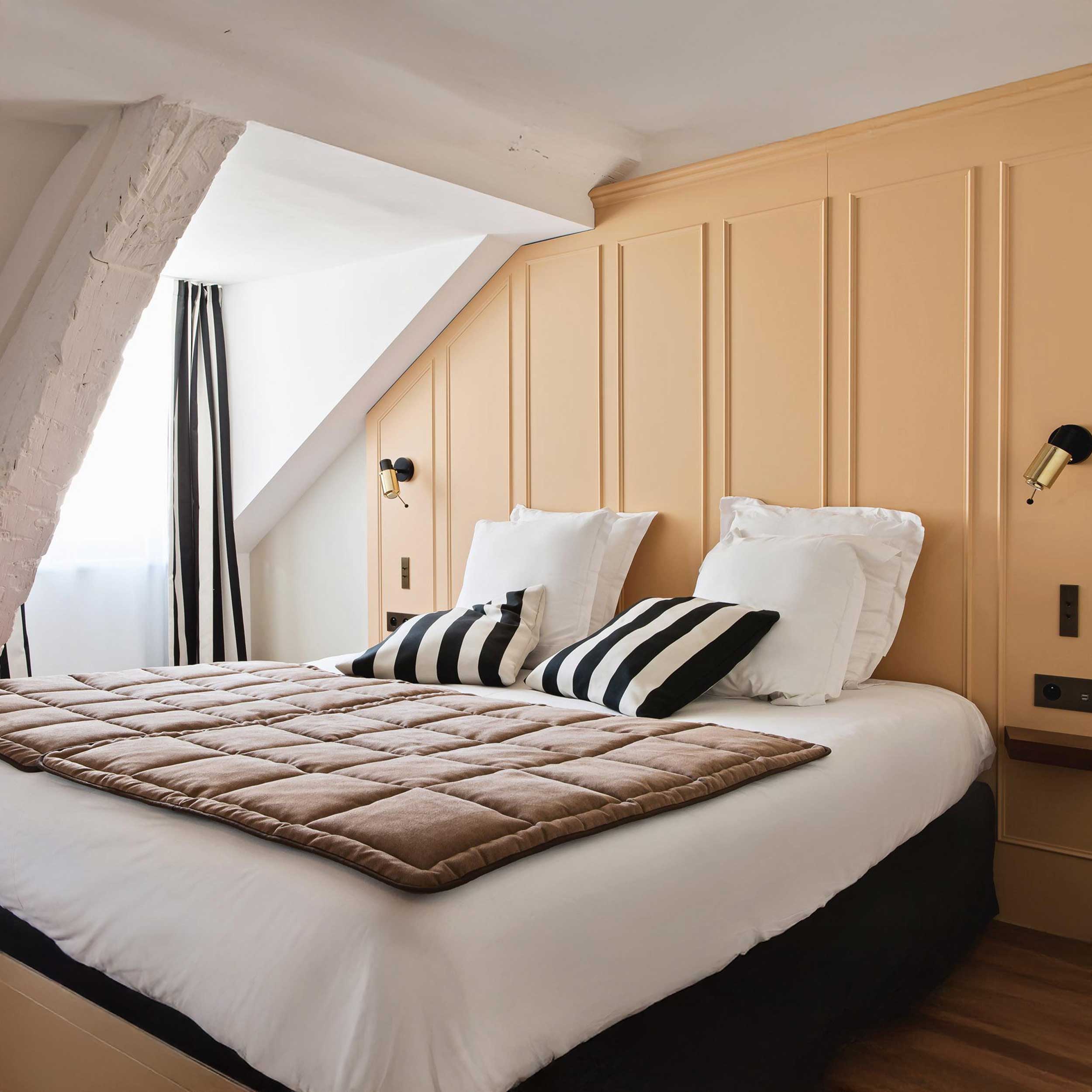 DCW éditions Biny Spot 