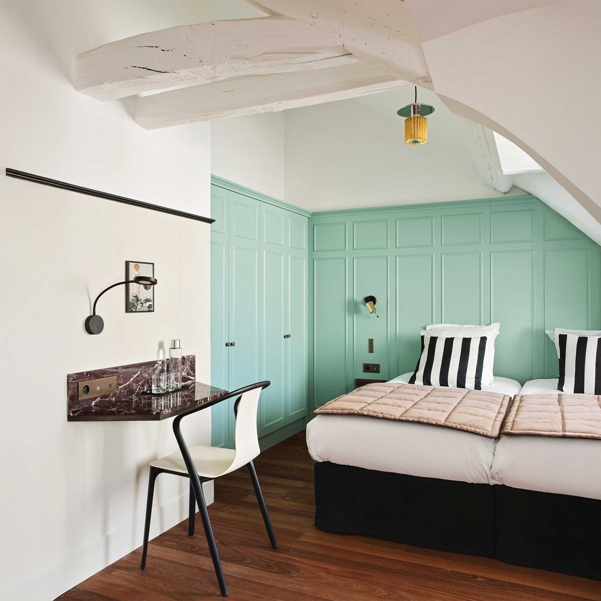 DCW éditions Biny Spot 