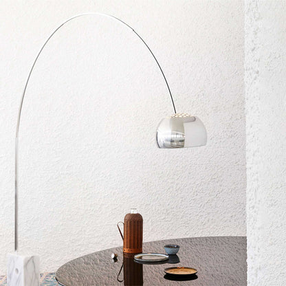 Flos Arco LED ikonická oblouková lampa