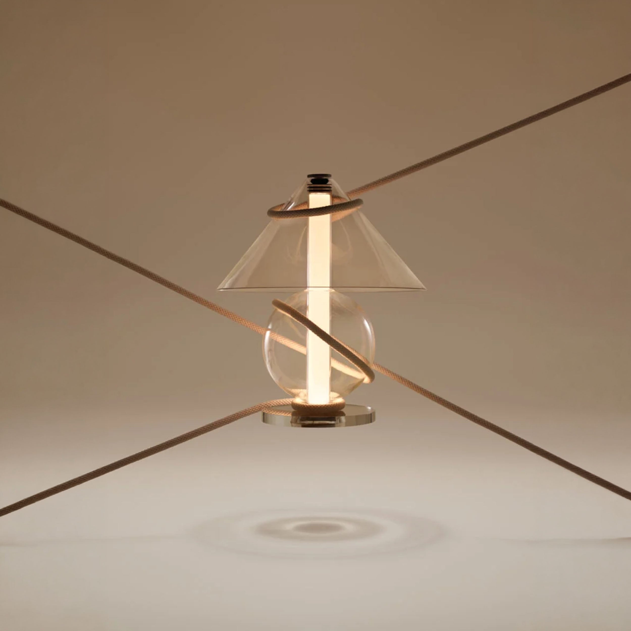 Marset Fragile LED Tischlampe 