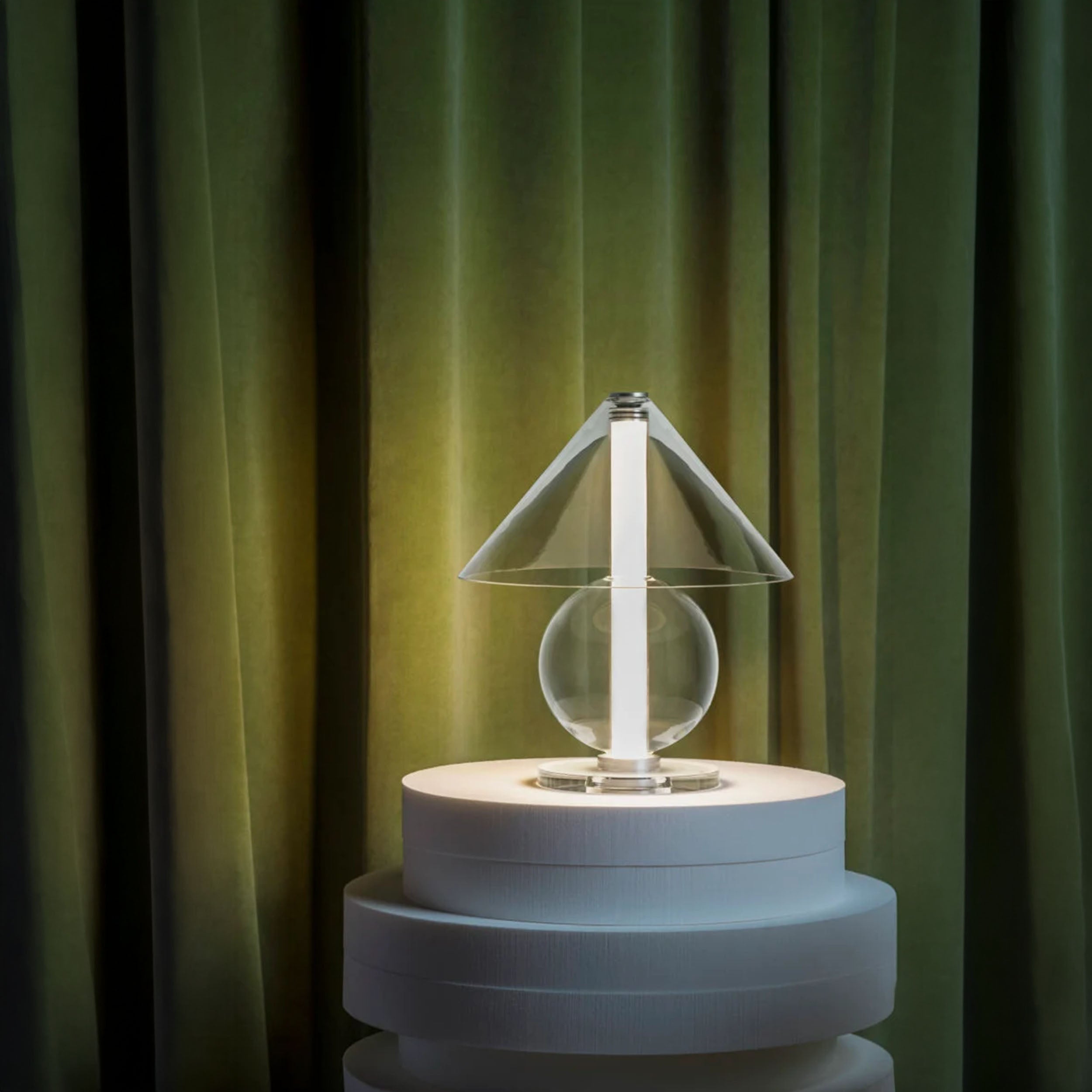 Marset Fragile LED Tischlampe 